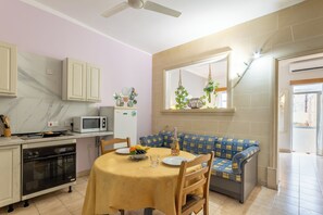Standard Apartment, Multiple Bedrooms (Exiles Bay - Stefanella apart 6) | Private kitchen | Fridge, microwave, oven, stovetop - Stefanela Building Apartments (Sliema)