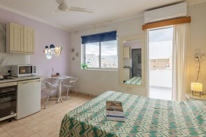 Standard Studio (Exiles Beach - Stefanella Studio 12) - Stefanela Building Apartments (Sliema)