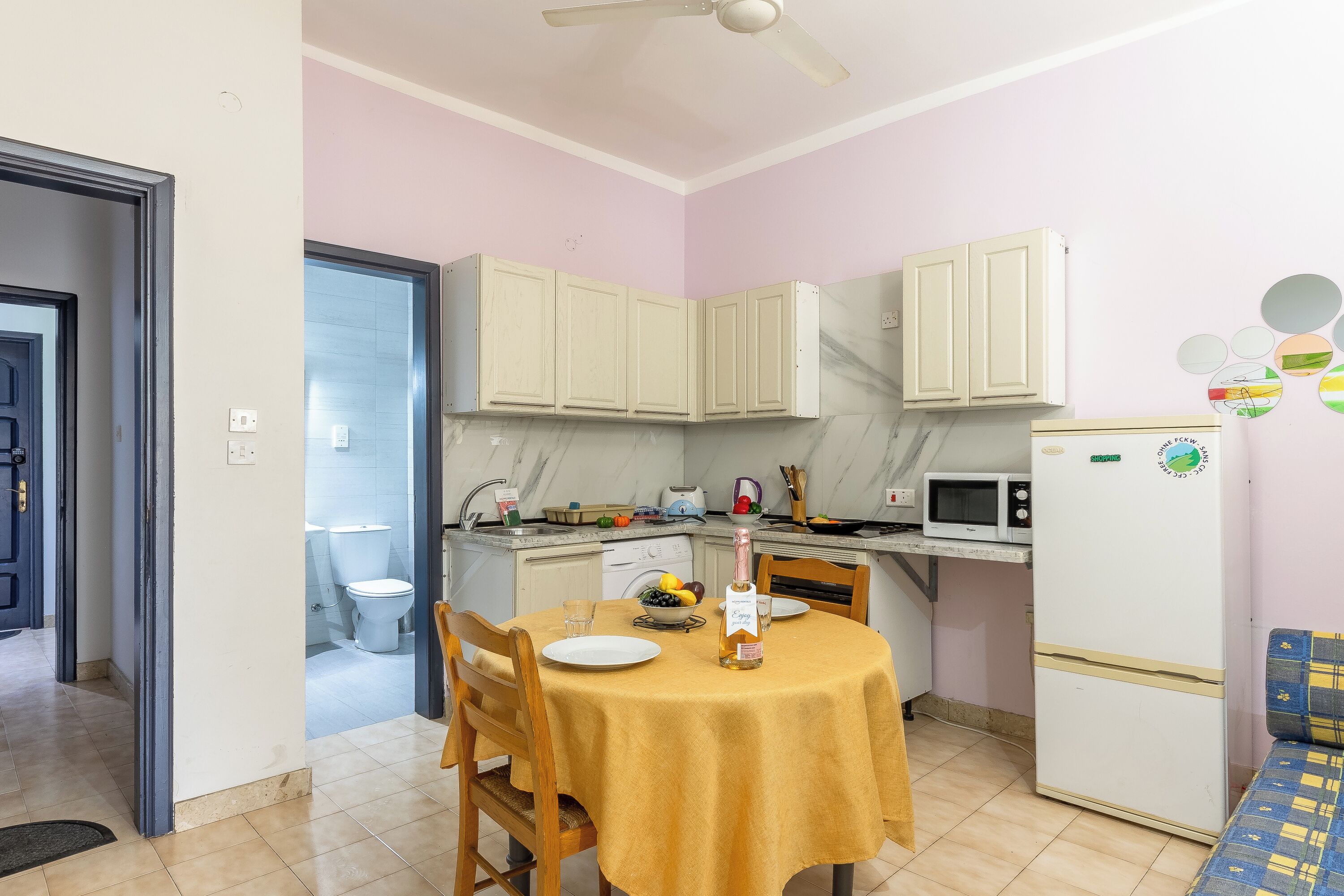 Appartement Standard, plusieurs chambres (Exiles Bay - Stefanella apart 6) | Cuisine privée | Réfrigérateur, micro-ondes, four, plaque de cuisson