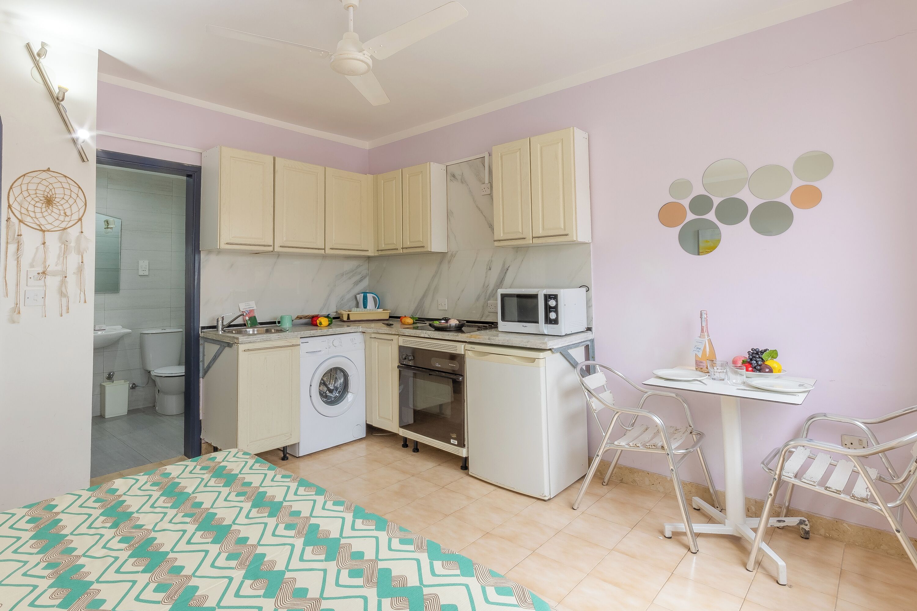 스탠다드 스튜디오 (Exiles Beach - Stefanella Studio 12) | 전용 주방 | 냉장고, 전자레인지, 오븐, 쿡탑