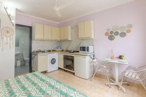Standard Studio (Exiles Beach - Stefanella Studio 12) | Private kitchen