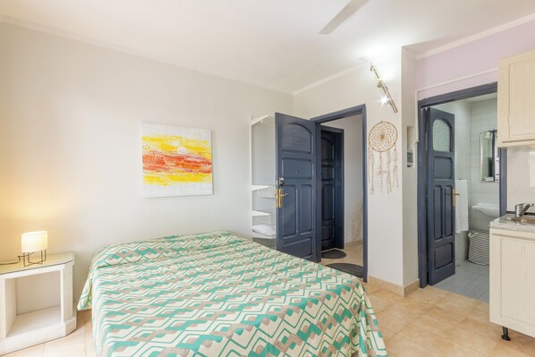 Standard Studio (Exiles Beach - Stefanella Studio 12) | 1 bedroom, iron/ironing board, free WiFi, bed sheets