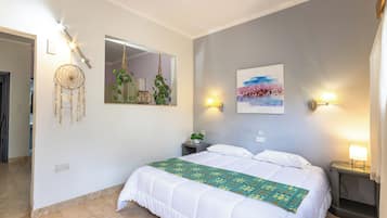 Standard Apartment, Multiple Bedrooms (Exiles Bay - Stefanella apart 6) | 1 bedroom, iron/ironing board, free WiFi, bed sheets