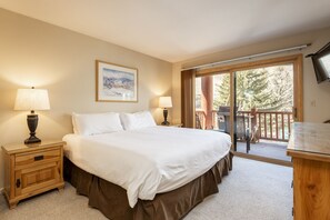 Appartement, 3 slaapkamers | Een strijkplank/strijkijzer, gratis wifi