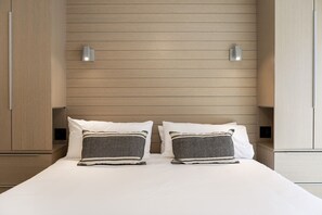 Condo, 2 Bedrooms