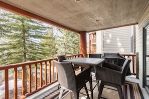 Condo, 2 Bedrooms | Outdoor dining