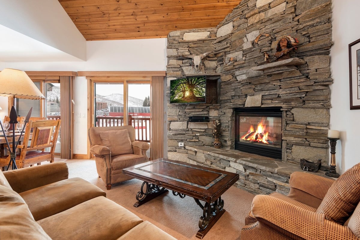 Condo, 3 Bedrooms | Living area