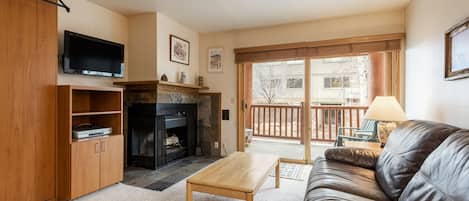 Studio | Living area