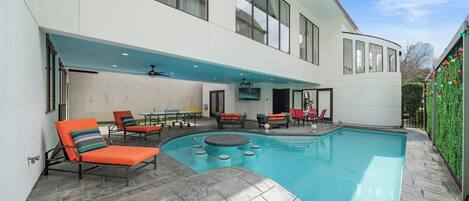 Outdoor pool, a heated pool