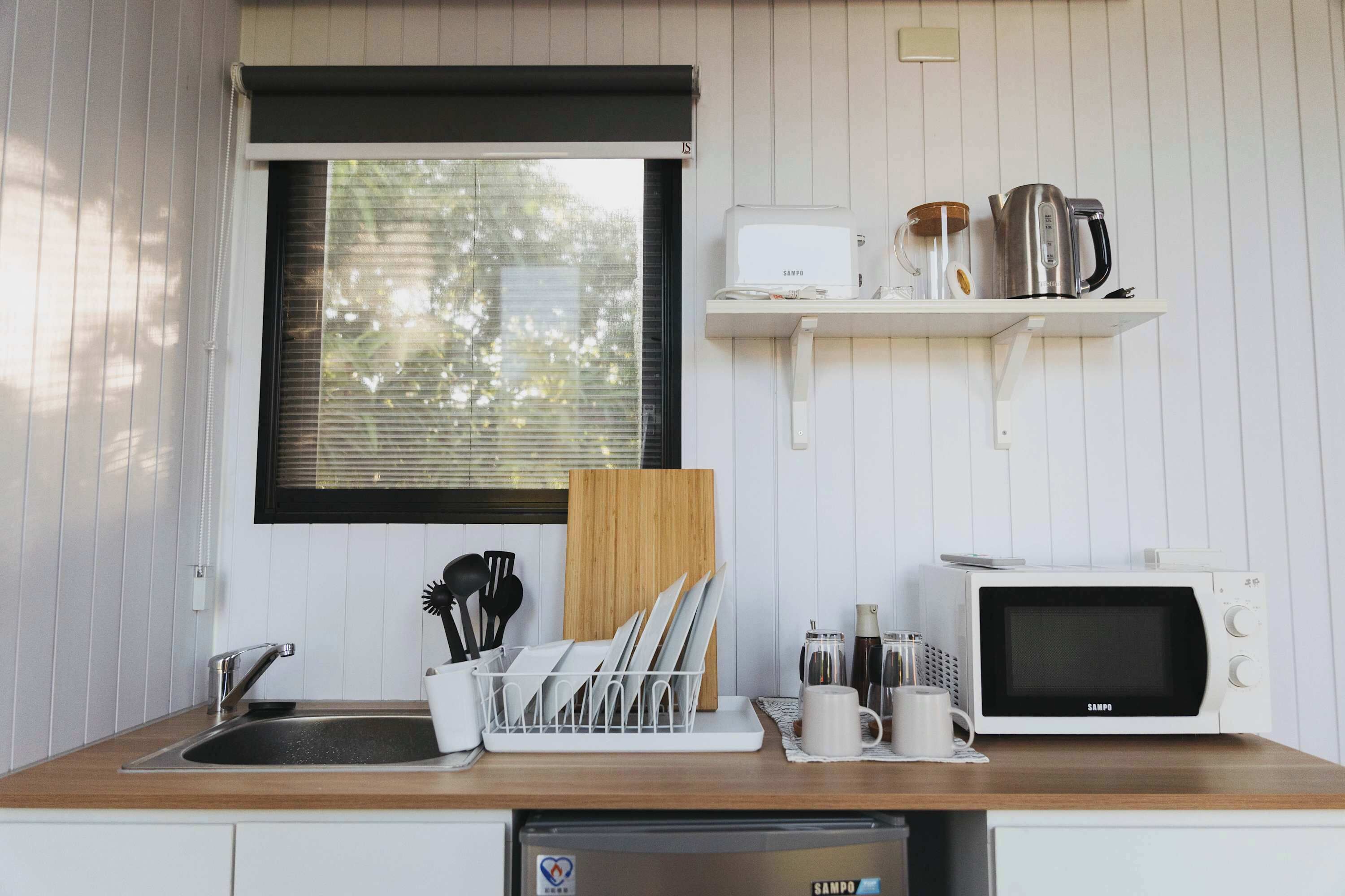 冷蔵庫、電子レンジ、コンロ、トースター