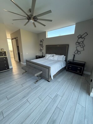 4 Schlafzimmer, Bügeleisen/Bügelbrett, WLAN, Bettwäsche