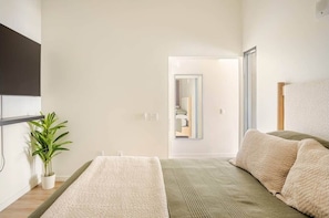 1 bedroom, desk, iron/ironing board, free WiFi