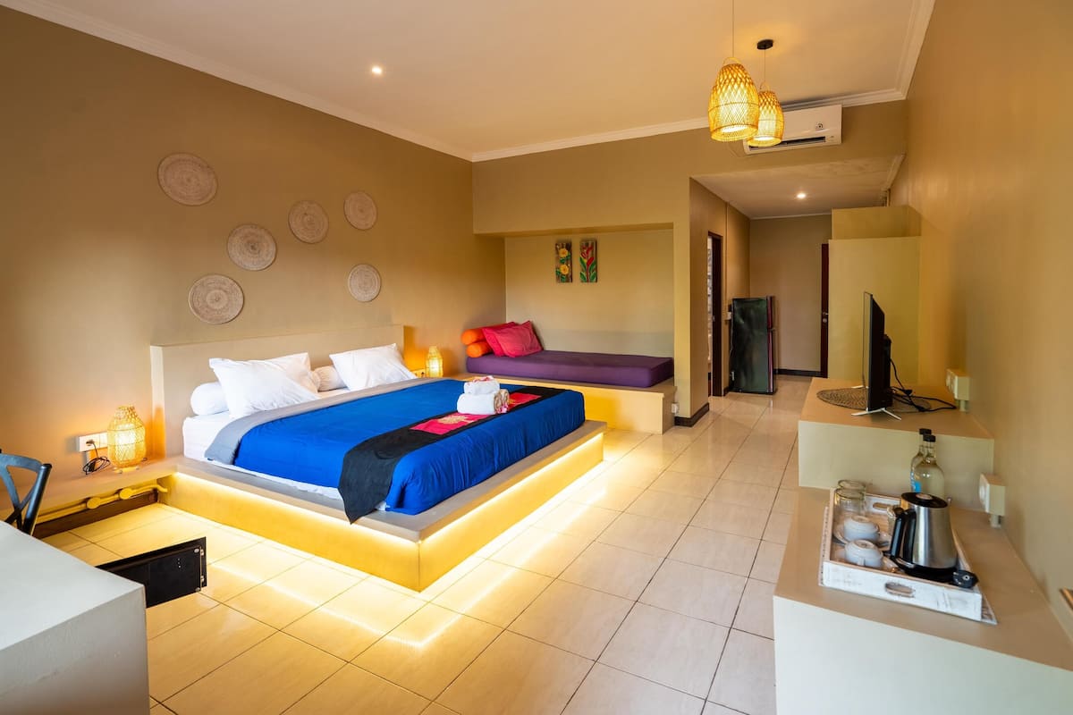 Standard Studio Suite, Garden View | 1 bedroom, in-room safe