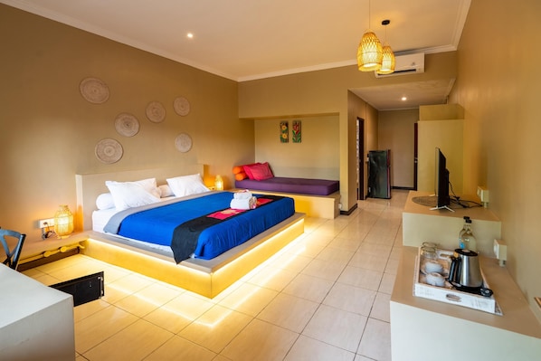 Standard Studio Suite, Garden View | In-room safe