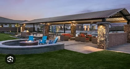 Cozy 1-Bedroom Getaway with 2 Comfy Beds – Perfect for Relaxation!