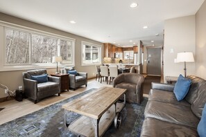 Apartment, 2 Schlafzimmer | Wohnbereich