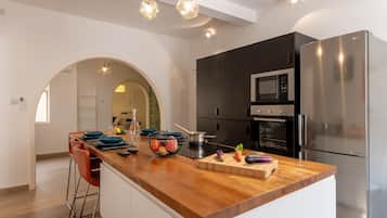 Penthouse Keluarga, 3 kamar tidur (Magnificent Sea View Penthouse) | Dapur pribadi | Lemari es, microwave, oven, dan kompor