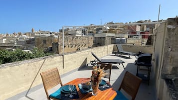 Tempat makan outdoor