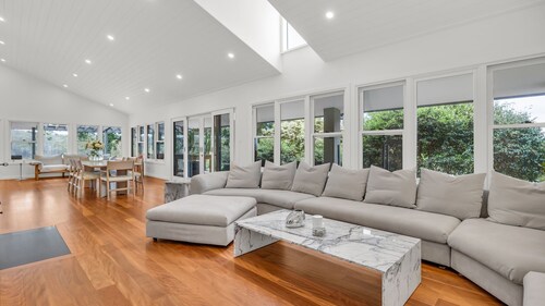 IVY HILL: 1795 Tathra Bermagui Road, Wapengo