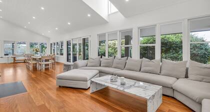 IVY HILL: 1795 Tathra Bermagui Road, Wapengo