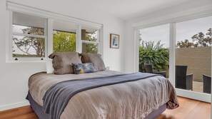 5 bedrooms, free WiFi, bed sheets