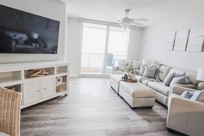 Smart TV, books - Seasalt Shores - Oceanfront Condo (Ponce Inlet)