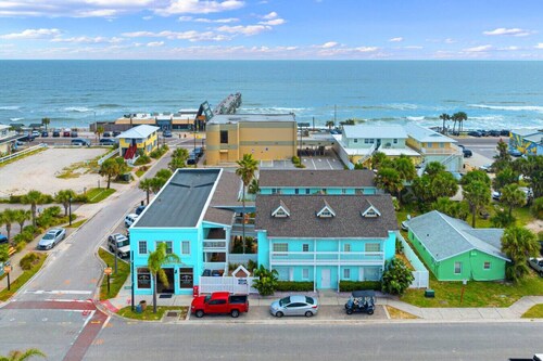 Beach Bliss Walk to Sand and Waves