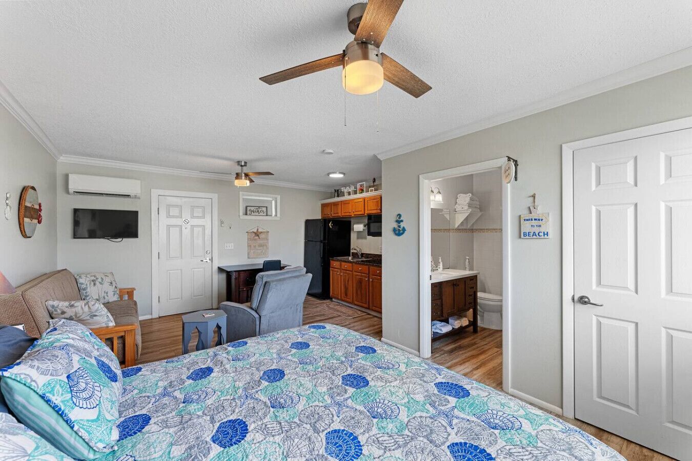 1 bedroom, desk, free WiFi, bed sheets