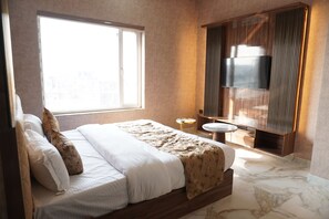 Club Double Room | Free WiFi - Sky Hotel & Resort (Rasra)