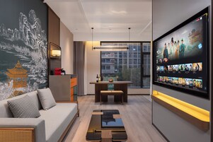 Comfort Suite, Non Smoking, City View