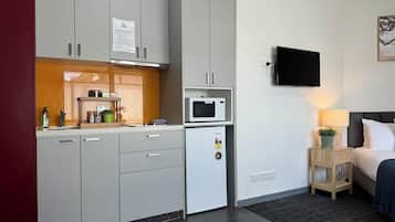 Standard Studio | Private kitchen | Mini-fridge, microwave, stovetop, espresso maker