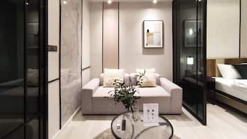 1 bedroom, in-room safe, desk, iron/ironing board