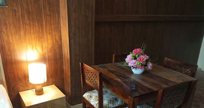 Near to Ram Mandir 1 km-Cozy Nook Stay with kitchen
