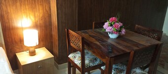 Near to Ram Mandir 1 km-Cozy Nook Stay with kitchen