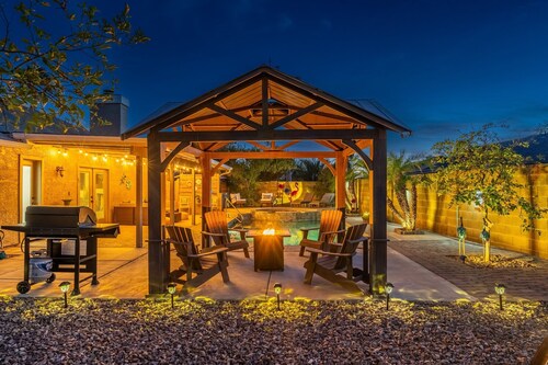 Great Location! Walk to State Farm Stadium! Heated Pool & Spa!