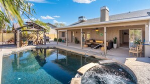 Unclassified image, 4 of 119, button - Great Location! Walk to State Farm Stadium! Heated Pool & Spa! (Glendale)