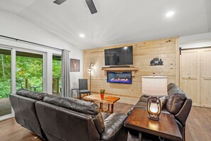 Smart TV, fireplace, DVD player, table football