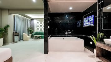 Presidential Suite | Egyptian cotton sheets, premium bedding, down duvets, pillow-top beds