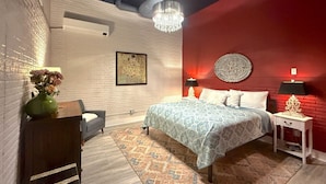 Unclassified image, 2 of 24, button - Downtown+FreeParking+Wifi Main St. Ste 101 (Eureka Springs)