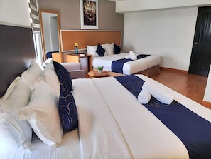 Executive Family Room- City View | Premium bedding, desk, laptop workspace, free WiFi - Palette KL Sentral near Pudu LRT formerly RPC Blissful Homes (Kuala Lumpur)