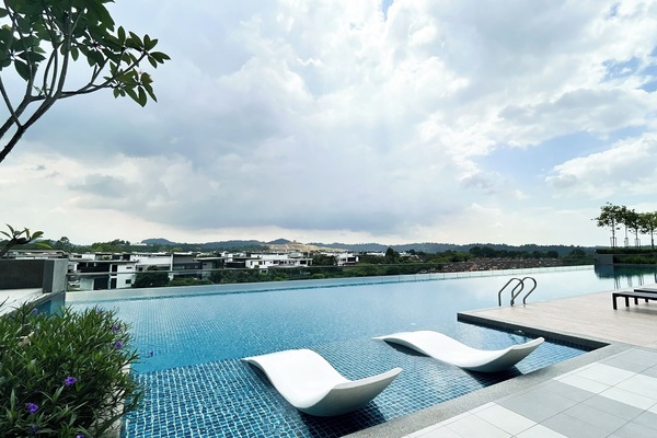 Kolam renang outdoor