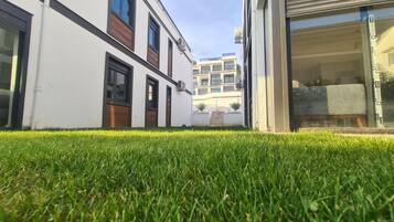 Deluxe Suite, 1 Bedroom, Balcony, Sea View | Terrace/patio