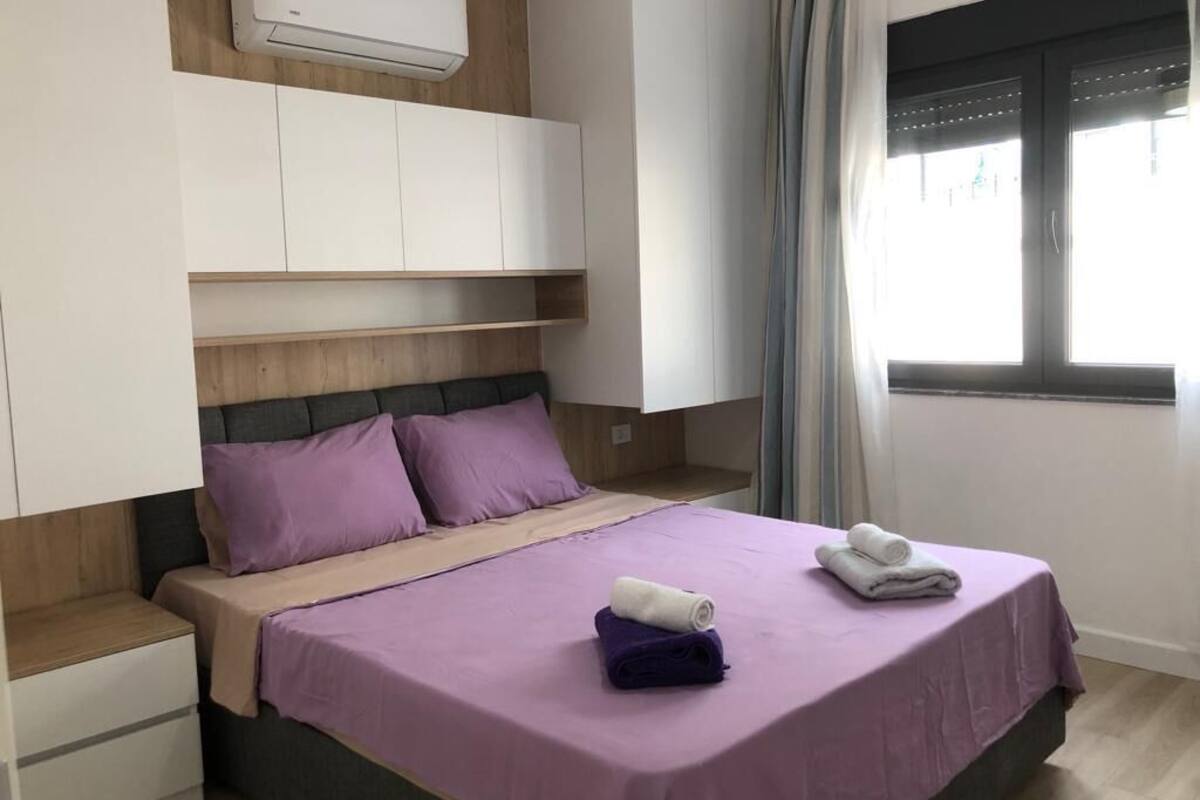 Deluxe Apartment | 1 bedroom, desk, laptop workspace, blackout drapes