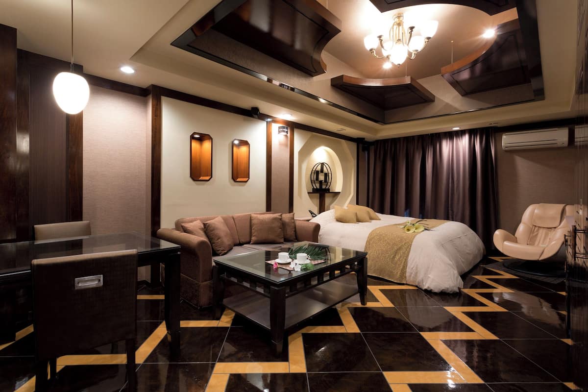Standard Double Room, 1 King Bed | Free WiFi, bed sheets