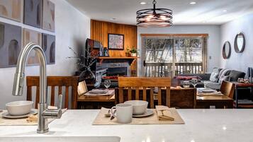 Condo, 2 Bedrooms | Interior