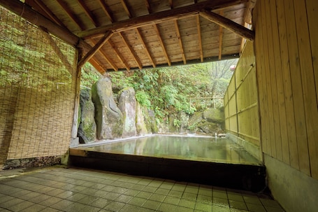 Hot springs. RYOKAN KOKONOE