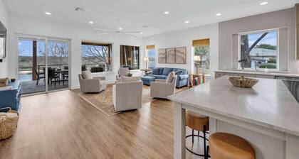 Pecan Sandy - Lakefront home w/ views and kayaks!