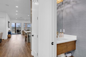 Interior - Pecan Sandy - Lakefront home w/ views and kayaks! (Kingsland)