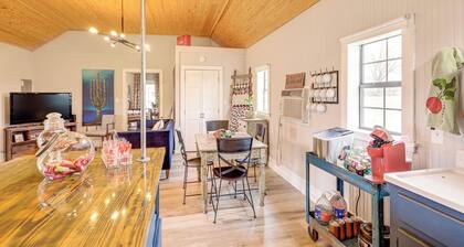 Large Yard + Pond: Fayetteville Rural Retreat