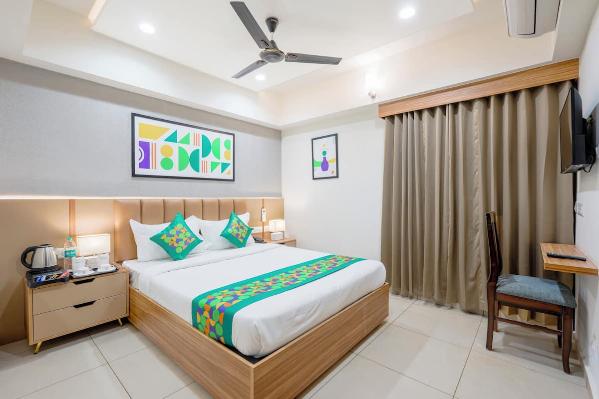 Standard Room | Iron/ironing board
